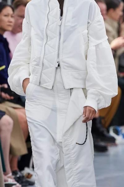 Look 29